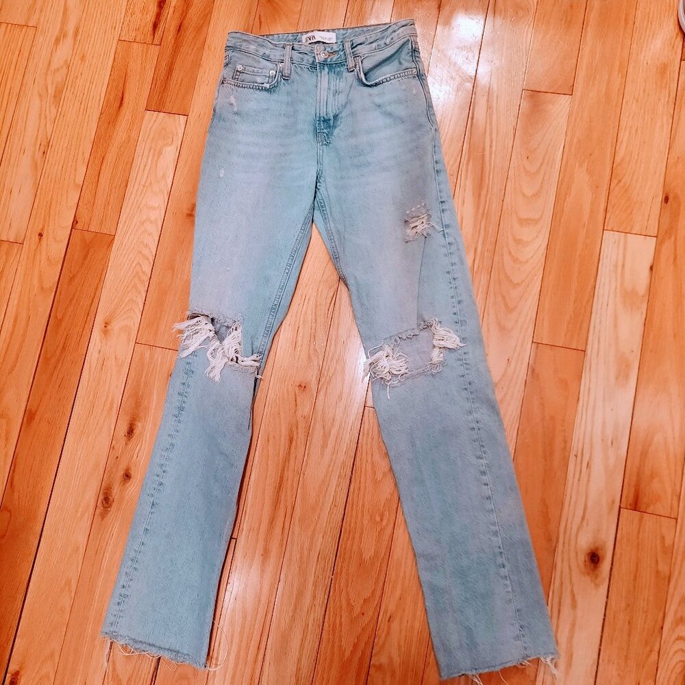 Zara Women's High Rise Distressed Jeans Size 2